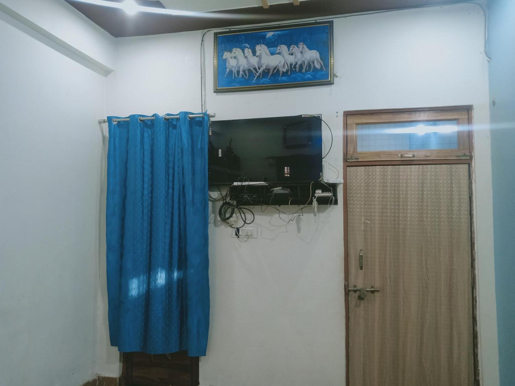 Saksham Guest House Jhusi Exterior foto